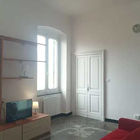 Fiumarasampierdarena Apartamento *